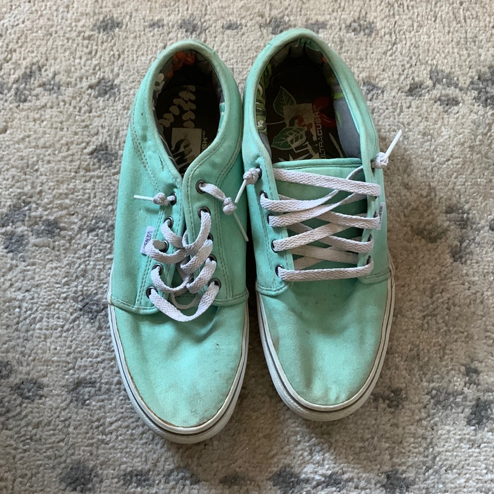 Vans Men’s teak chukka lows size 10.5
